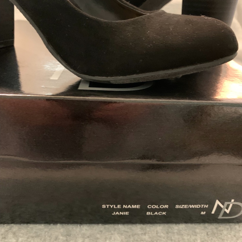 Black Maryjane Heels - Picture 5 of 7